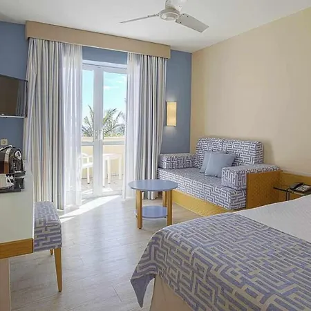 Ośrodek wypoczynkowy Robinson Esquinzo Playa 4*